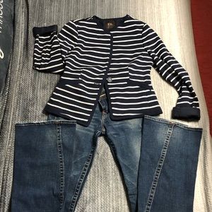 🌹Navy blue and white blazer😍